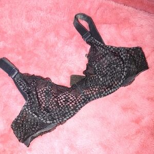 ʕ·ᴥ·ʔVictorias Secret Very Sexy Scoop Neck Bra Size 32B